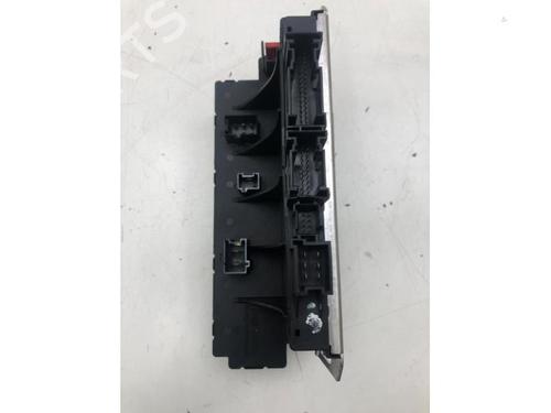 Fuse box MERCEDES-BENZ S-CLASS (W220) S 430 (220.070, 220.170) | BP20639940E1 