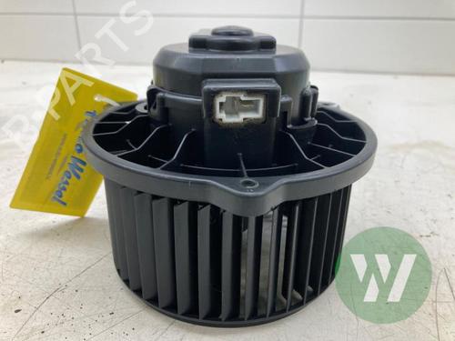Heater blower motor KIA STONIC (YB) 1.0 T-GDi | BP32195509M62 - Image 4