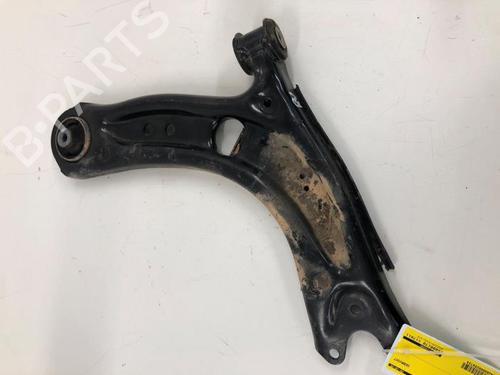 Used Right front suspension arm VW T-ROC (A11, D11) 1.5 TSI (150 hp) 29848619
