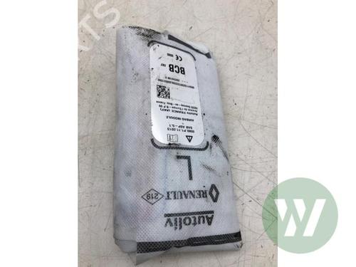 outra-renault-megane-e-tech-suv-2021-39915910 main image