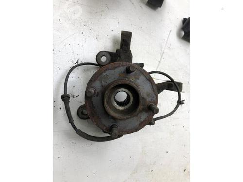 Used Left front steering knuckle FORD FIESTA VI (CB1, CCN) 1.6 Ti (134 hp) 16693089