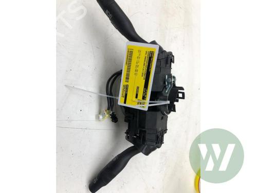 Commutateur OPEL CROSSLAND X / CROSSLAND (P17, P2QO) 1.2 (75) (110 hp) 31865093