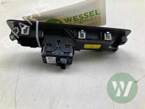 Used Right front window switch Right front window switch FORD TRANSIT CUSTOM V710 Van (NRN) 2.5 Duratec Plug-in-Hybrid (232 hp) 39916297 39916297