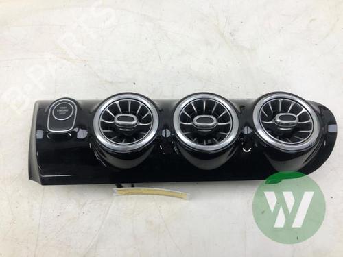 Used Air vent Air vent MERCEDES-BENZ A-CLASS Saloon (V177) A 250 e (177.186) (218 hp) 40286198 40286198