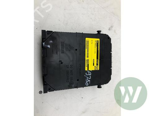 Used Fuse box OPEL CROSSLAND X / CROSSLAND (P17, P2QO) 1.2 (75) (110 hp) 31865933