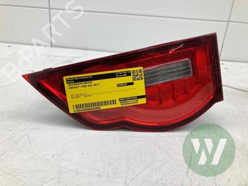 right-taillight-jaguar-f-pace-x761-2015-32133866 main image