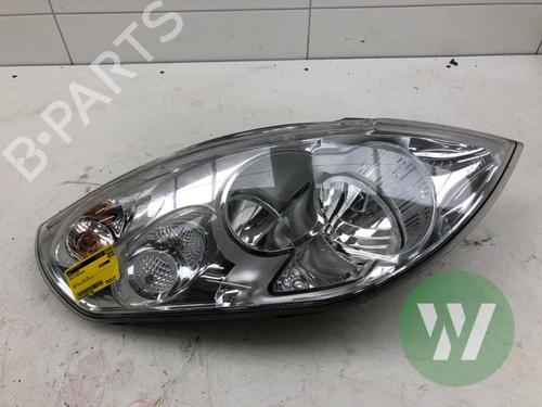 Used Right headlight Right headlight RENAULT MASTER III Platform/Chassis (EV, HV, UV) 2.3 dCi 170 FWD (EV0L, HV0L, UV0L) (170 hp) 40453390 40453390