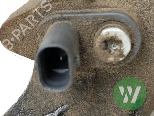 Used Left front steering knuckle OPEL CORSA F (P2JO) 1.2 (68) (101 hp) 31371183