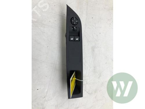 Used Switch Switch OPEL CORSA F (P2JO) 1.2 (68) (101 hp) 32853425 32853425