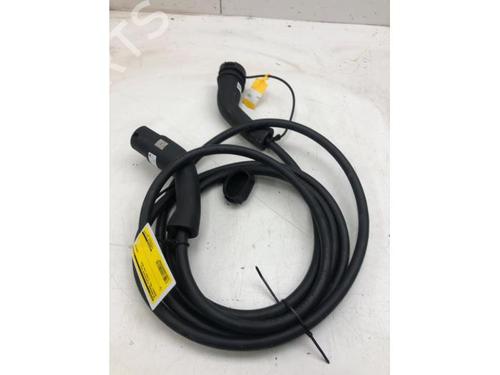 kabel-renault-megane-e-tech-suv-2021-39913144 main image