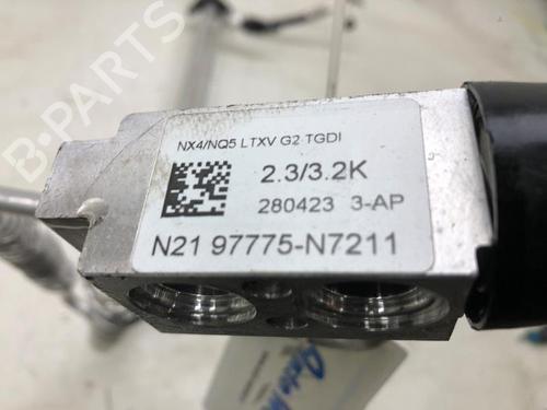 AC pipe KIA SPORTAGE V (NQ5) 1.6 T-GDI MHEV AWD | BP39913433M126 - Image 2