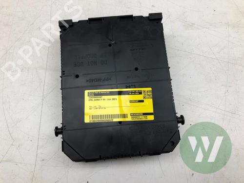 Used Fuse box Fuse box OPEL CORSA F (P2JO) 1.2 (68) (101 hp) 32974660 32974660