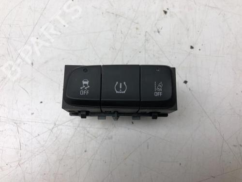 Used Switch OPEL CROSSLAND X / CROSSLAND (P17, P2QO) 1.2 (75) (110 hp) 12979844