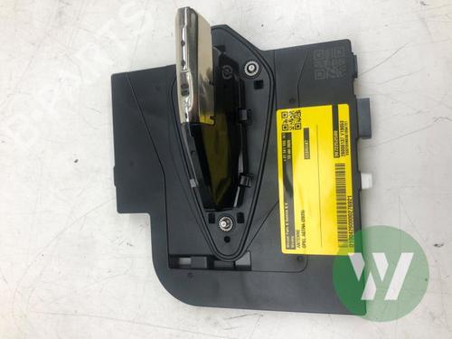 Used Antenna/Base Antenna/Base OPEL ASTRA L Sports Tourer (OV5) 1.2 (FRHNSL, FRHNSR) (131 hp) 39965916 39965916