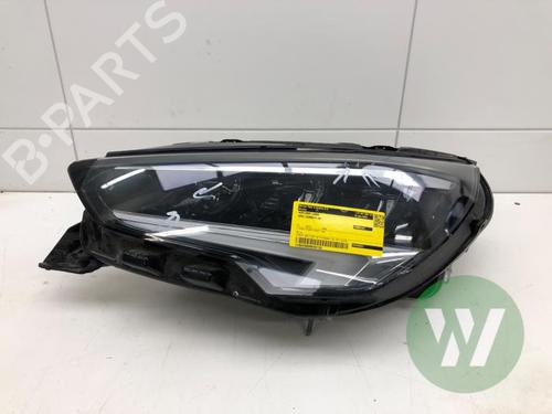 Used Left headlight OPEL CORSA F (P2JO) 1.2 (68) (131 hp) 31319528