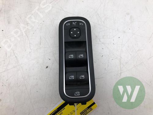 Used Switch Switch MERCEDES-BENZ CLA Shooting Brake (X118) CLA 200 Mild-Hybrid (118.687) (163 hp) 39915118 39915118