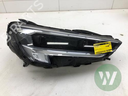 Used Right headlight OPEL INSIGNIA B Sports Tourer (Z18) 1.5 CDTi (35) (122 hp) 32400557