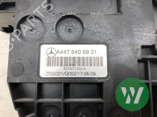 Fuse box MERCEDES-BENZ VITO Van (W447) 111 CDI (447.601, 447.603, 447.605) | BP32744140E1 - Image 4