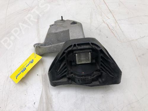Used Support NISSAN QASHQAI II SUV (J11, J11_) 1.3 DIG-T (140 hp) 21052204