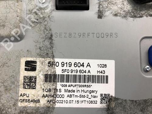 Display monitor SEAT LEON ST (5F8) 2.0 TDI | BP29439891C48 