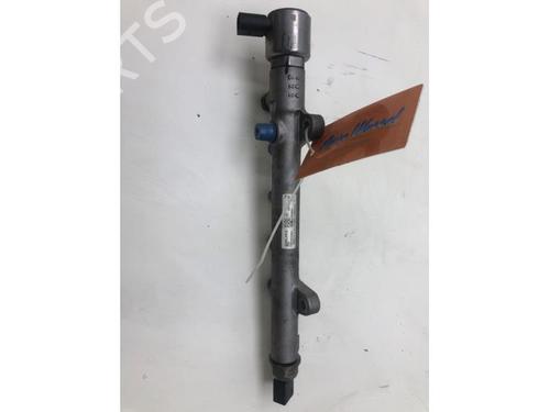 Used Injection rail MERCEDES-BENZ CLA Coupe (C117) CLA 220 CDI / d (117.303) (170 hp) 17790552