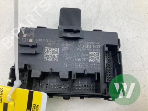 Used Electronic module Electronic module SKODA OCTAVIA IV (NX3, NN3, PV3) 1.5 TSI e-TEC (150 hp) 39915658 39915658