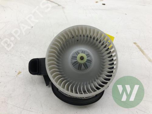 Heater blower motor JAGUAR F-PACE (X761) 2.0 Ti4 AWD | BP32133872M62
