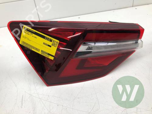 Used Left taillight Left taillight SKODA OCTAVIA III Combi (5E5, 5E6) 2.0 TDI (150 hp) 33792603 33792603