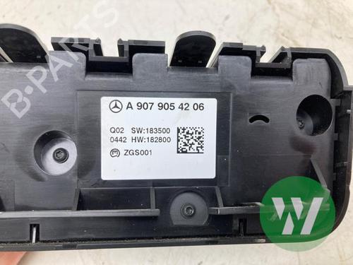climate-control-mercedes-benz-sprinter-35-t-van-b907-b910-2018-32767042 main image