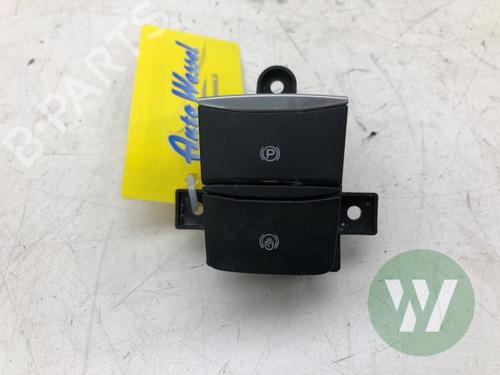 switch-ford-kuga-iii-dfk-2019-39915404 main image