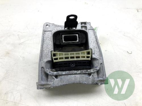 Used Gearbox mount Gearbox mount FORD TRANSIT CUSTOM V710 Van (NRN) 2.5 Duratec Plug-in-Hybrid (232 hp) 39916260 39916260