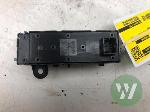 Headlight switch SKODA OCTAVIA IV Combi (NX5, PV5) 1.5 TSi | BP38442443I24 - Image 2