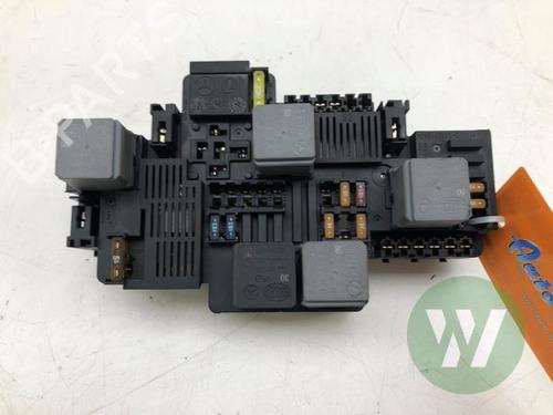 Sikringsdåse MERCEDES-BENZ E-CLASS T-Model (S213) E 200 (213.242) (184 hp) 31936999