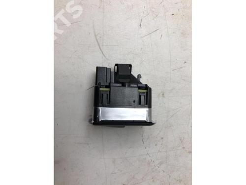 Switch MERCEDES-BENZ CLA Shooting Brake (X117) CLA 180 (117.942) | BP10650660I30 