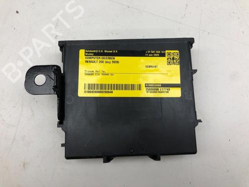Used Control unit RENAULT ZOE Hatchback Van (BFM_) Electric (BFMC, BFMD) (136 hp) 30333868