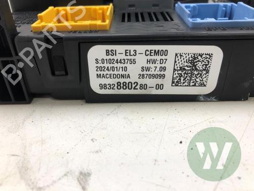 Fuse box OPEL CROSSLAND X / CROSSLAND (P17, P2QO) 1.2 (75) | BP31865933E1