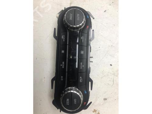 Used Climate control MERCEDES-BENZ CLA Coupe (C117) CLA 220 CDI / d (117.303) (170 hp) 17084987
