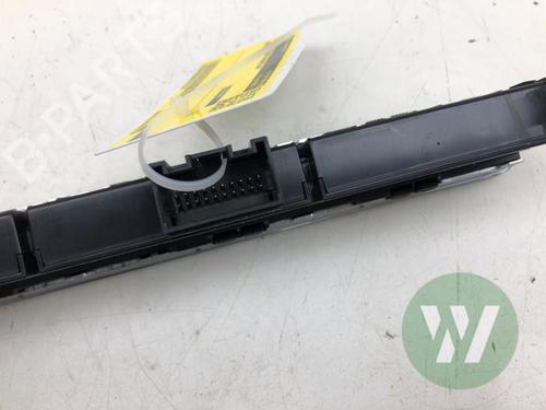 Advarselskontakt AUDI Q2 (GAB, GAG) 35 TFSI | BP39567462I22 - Image 3