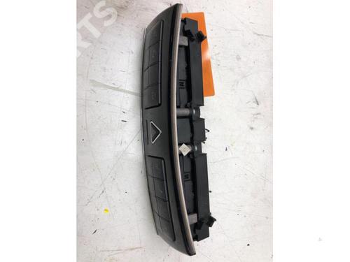 Used Warning switch MERCEDES-BENZ CLK (C209) CLK 320 CDI (209.320) (224 hp) 12102089