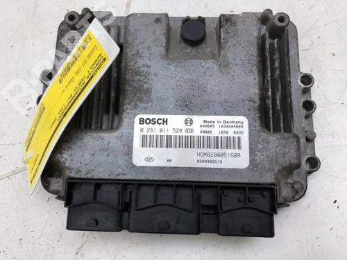 Used Engine control unit (ECU) Engine control unit (ECU) RENAULT TRAFIC II Van (FL) 2.0 (FL0A) (120 hp) 11137731 11137731