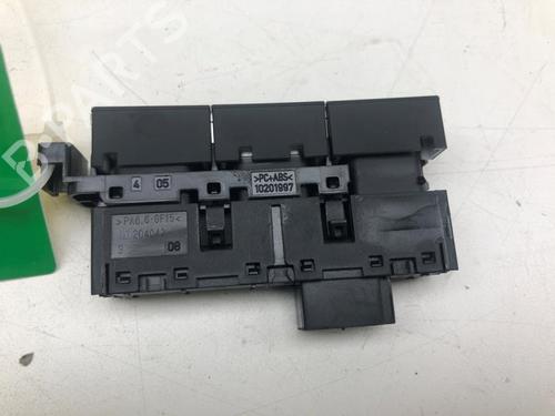 Używane Przełącznik VW GOLF VII (5G1, BQ1, BE1, BE2) 2.0 GTI (230 hp) 30742806