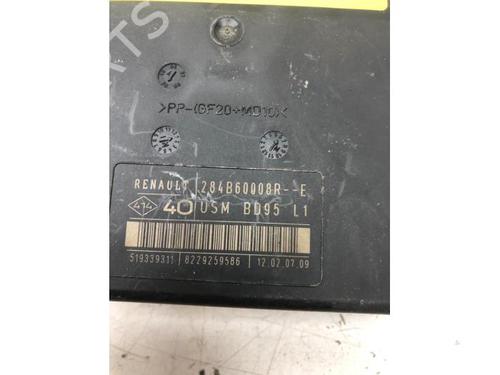Used Fuse box RENAULT MEGANE III Hatchback (BZ0/1_, B3_) 1.5 dCi (106 hp) 13101715