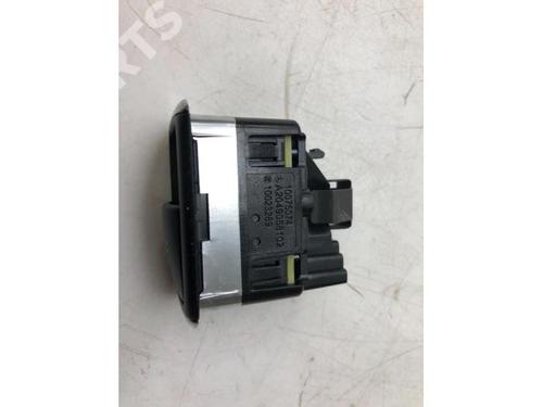 Switch MERCEDES-BENZ CLA Shooting Brake (X117) CLA 180 (117.942) | BP10650660I30 