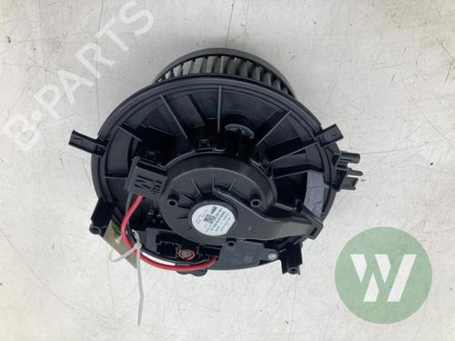 Used Heater blower motor Heater blower motor SKODA OCTAVIA IV (NX3, NN3, PV3) 1.4 TSI RS iV (245 hp) 39916213 39916213