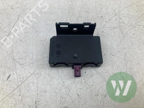 Used Antenna/Base Antenna/Base RENAULT MEGANE E-TECH SUV EV60 (BNJ1) (218 hp) 39915960 39915960