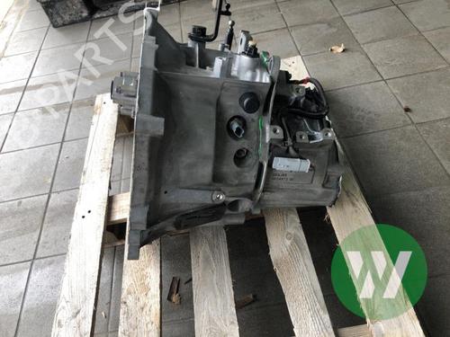 Gearbox OPEL CORSA F (P2JO) 1.2 (68) | BP38264582M3 - Image 2