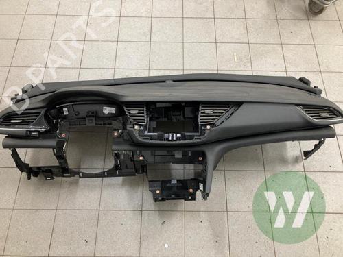 Tableau de bord Tableau de bord OPEL INSIGNIA B Sports Tourer (Z18) 1.5 CDTi (35) (122 hp) 35890781 35890781