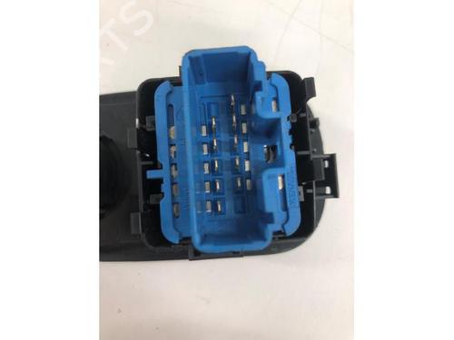 Used Left front window switch OPEL MOVANO B Van (X62) 2.3 CDTI FWD (FV) (131 hp) 27383355
