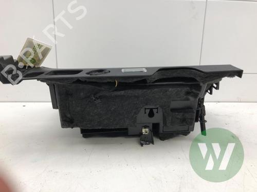 Handskerum AUDI Q8 (4MN, 4MT) 50 TDI Mild Hybrid quattro | BP38571400C95 - Image 3
