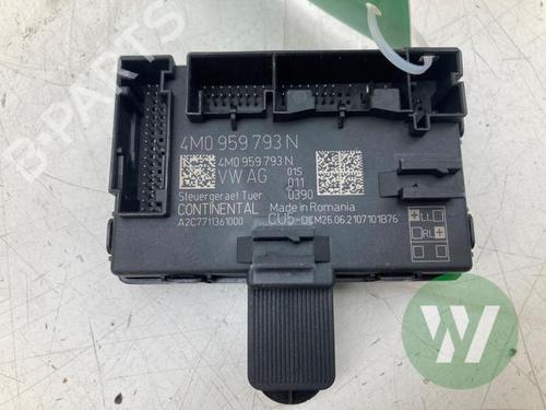 Used Electronic module Electronic module PORSCHE TAYCAN (Y1A) 4S Performance Battery Plus (Y1ADB1) (571 hp) 39914835 39914835